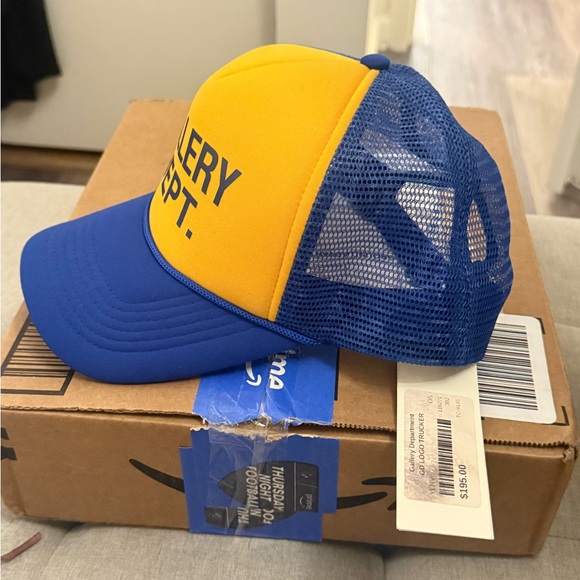 Gallery Dept Yellow and Blue Cap - Picture 4 of 4